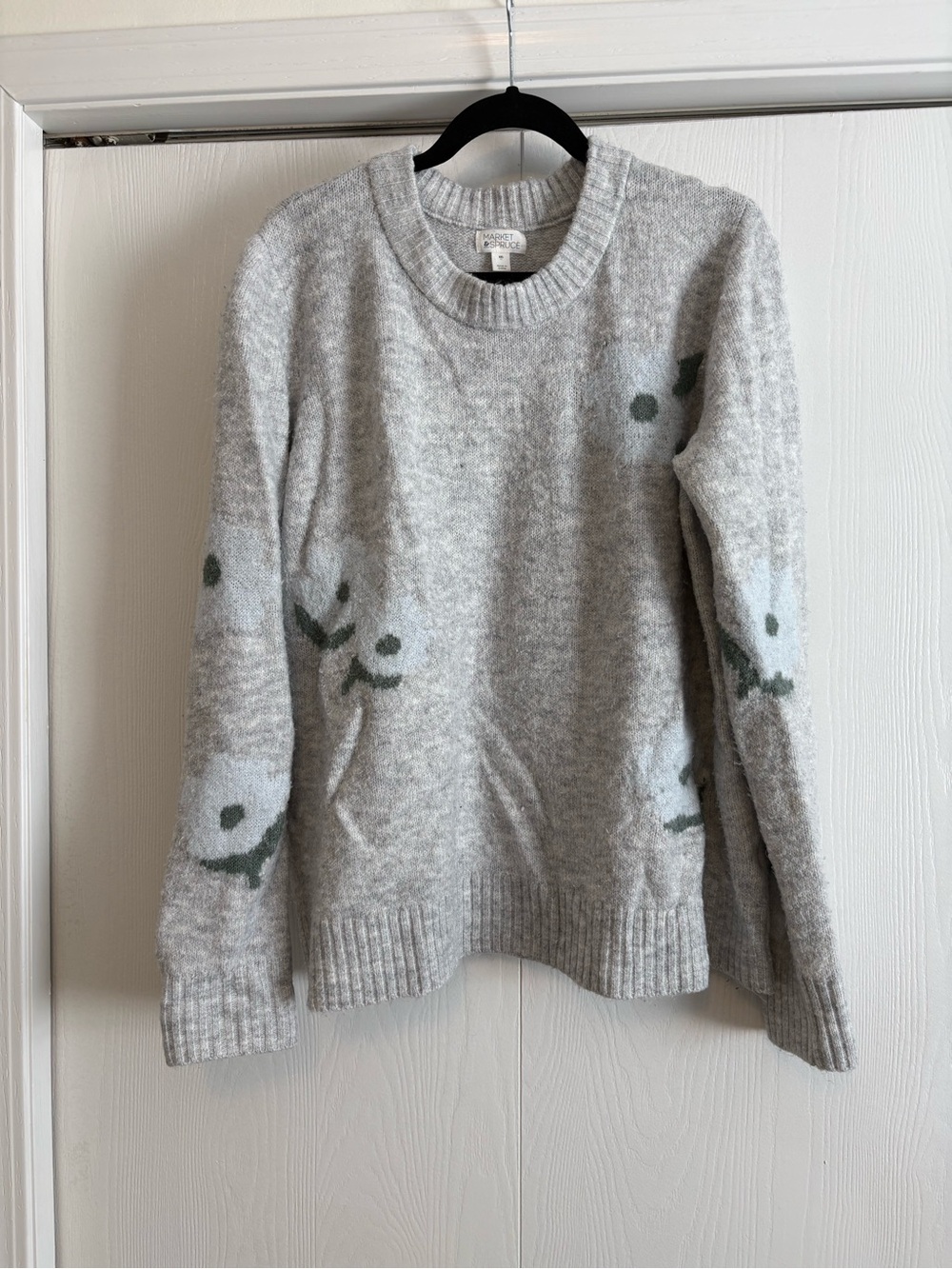 Market & Spruce Light Gray Crewneck Sweater with Light Blue Flowers